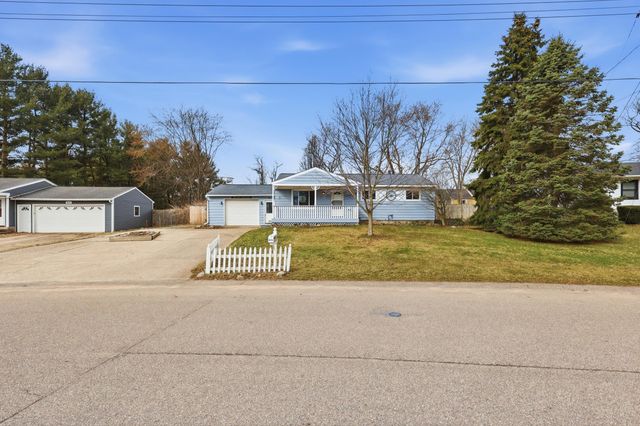 4579 Bekinshire Drive NW, Comstock Park, MI 49321