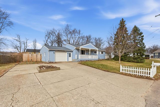 4579 Bekinshire Drive NW, Comstock Park, MI 49321