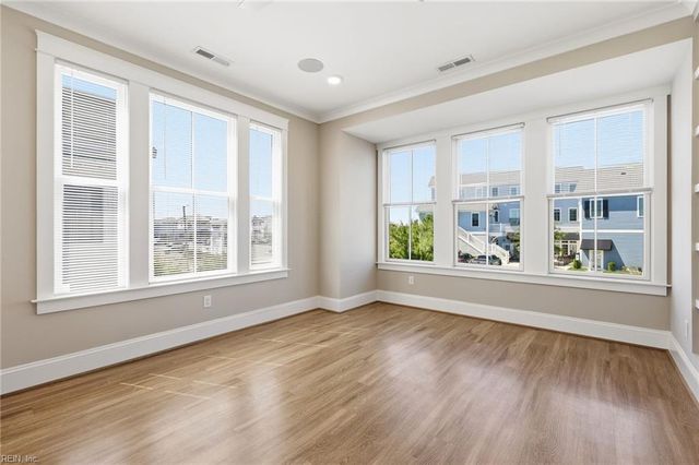 9562 Shore DR, Norfolk, VA 23518