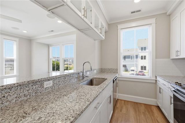 9562 Shore DR, Norfolk, VA 23518