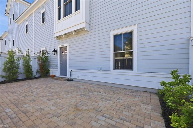 9562 Shore DR, Norfolk, VA 23518