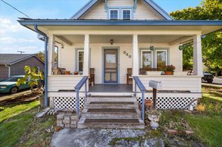 949 Murray Avenue, Medford, OR 97501