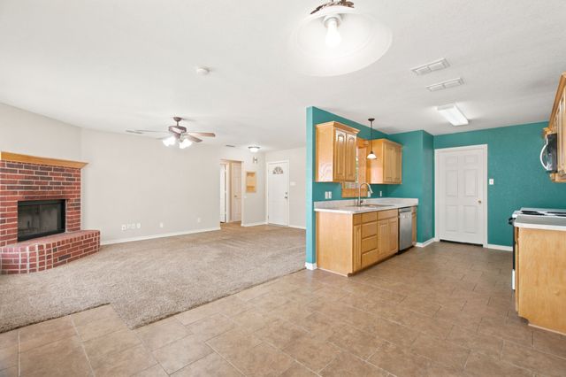 613 N Avenue D, Springtown, TX 76082