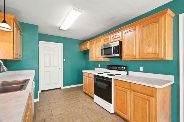 613 N Avenue D, Springtown, TX 76082