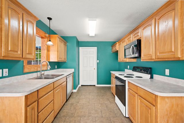613 N Avenue D, Springtown, TX 76082