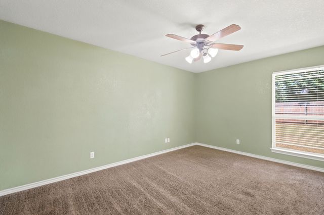 613 N Avenue D, Springtown, TX 76082
