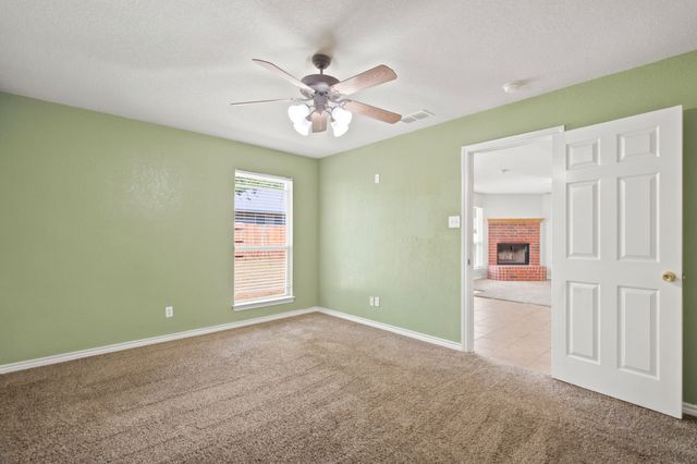 613 N Avenue D, Springtown, TX 76082