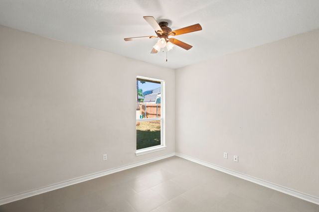 613 N Avenue D, Springtown, TX 76082