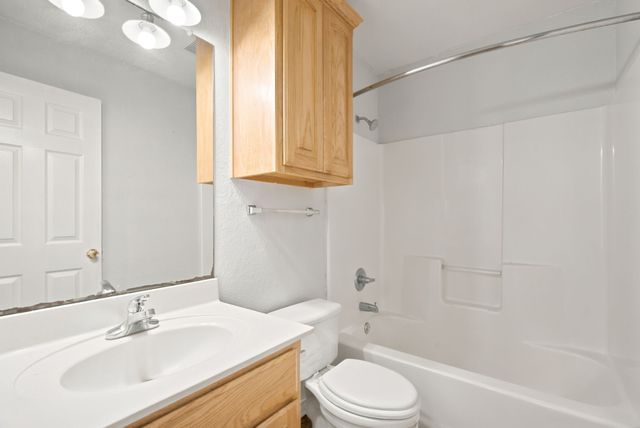 613 N Avenue D, Springtown, TX 76082
