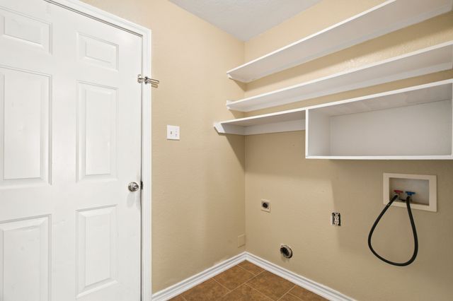 613 N Avenue D, Springtown, TX 76082
