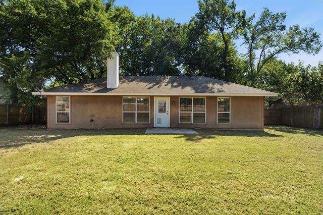 613 N Avenue D, Springtown, TX 76082