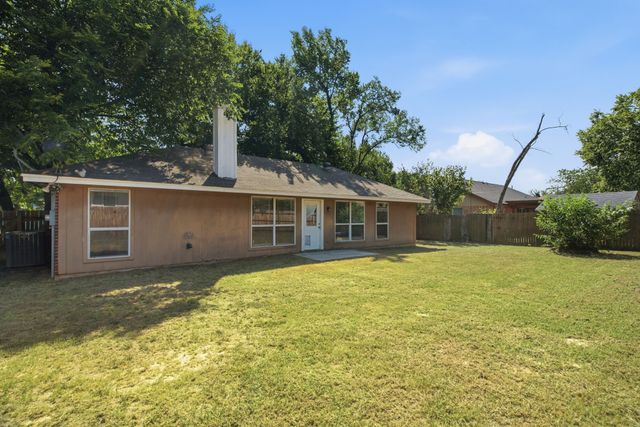 613 N Avenue D, Springtown, TX 76082