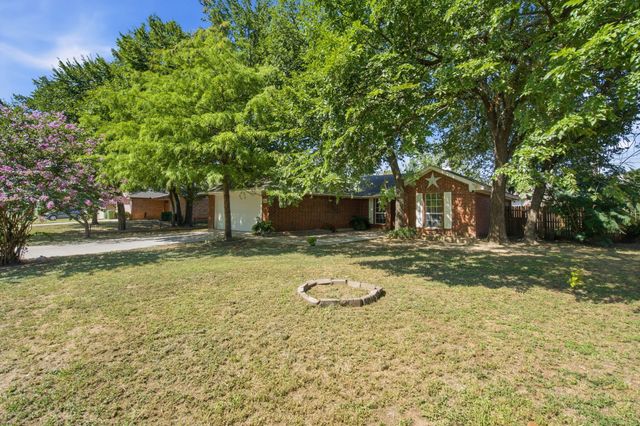 613 N Avenue D, Springtown, TX 76082