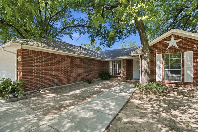 613 N Avenue D, Springtown, TX 76082