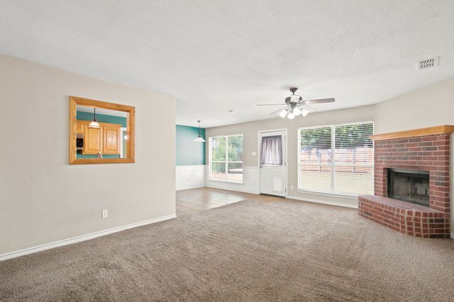 613 N Avenue D, Springtown, TX 76082