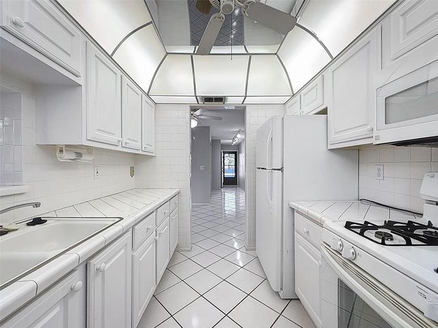 5970 80TH STREET NORTH 206, St Petersburg, FL 33709