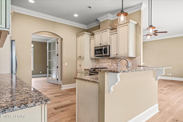 240 Forest Hill Drive, Crossville, TN 38558