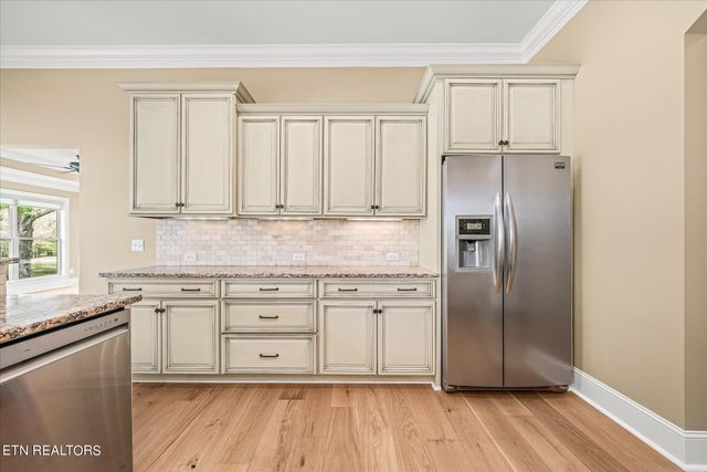 240 Forest Hill Drive, Crossville, TN 38558