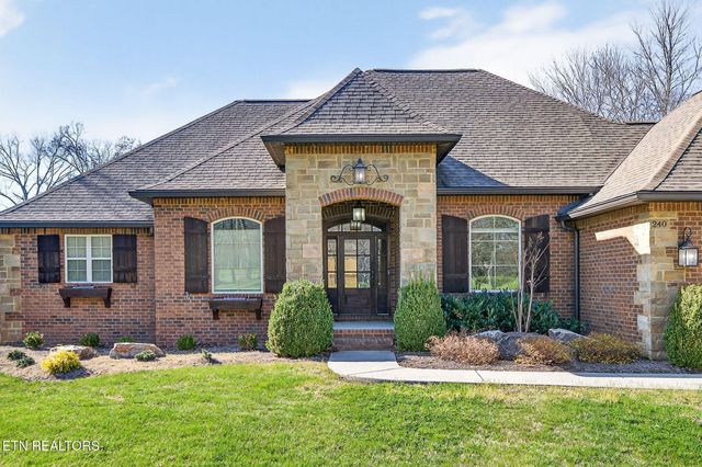 240 Forest Hill Drive, Crossville, TN 38558