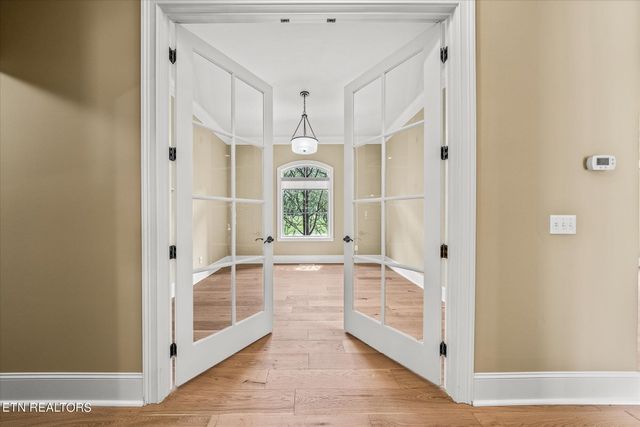 240 Forest Hill Drive, Crossville, TN 38558