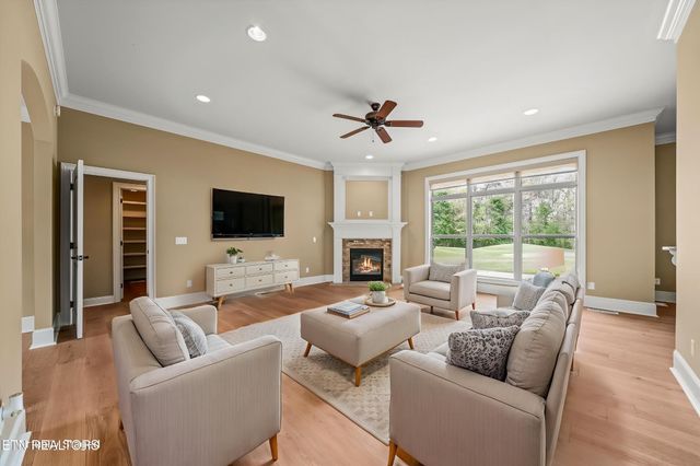 240 Forest Hill Drive, Crossville, TN 38558