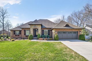 240 Forest Hill Drive, Crossville, TN 38558