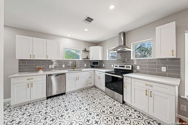 114 New Haven, San Antonio, TX 78209