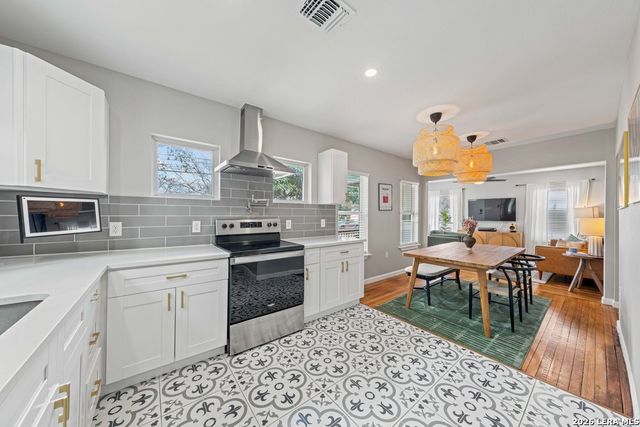 114 New Haven, San Antonio, TX 78209