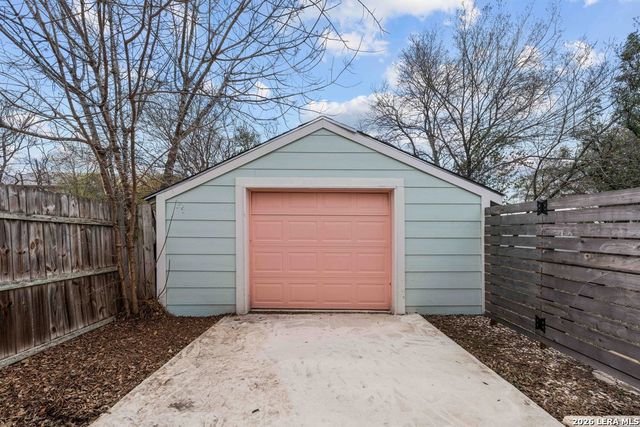 114 New Haven, San Antonio, TX 78209