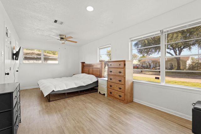 1217 Gary Avenue, Pasadena, TX 77502