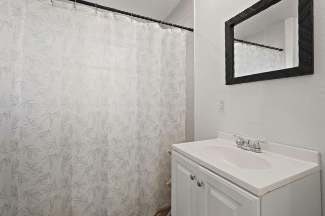 1217 Gary Avenue, Pasadena, TX 77502