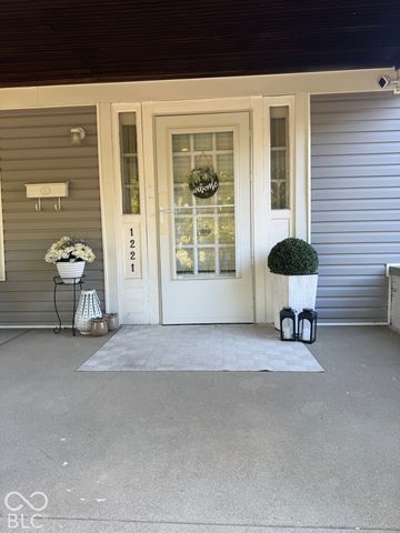 1221 E Edwards Avenue, Indianapolis, IN 46227