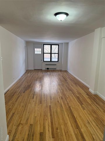 83-40 Austin Street 3U, Kew Gardens, NY 11415