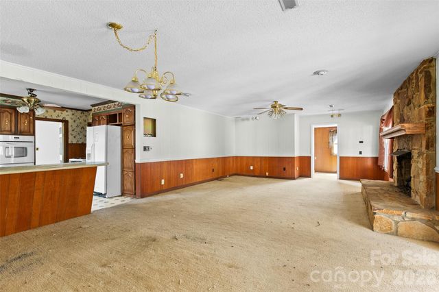 2389 Bethune Road, Bethune, SC 29009