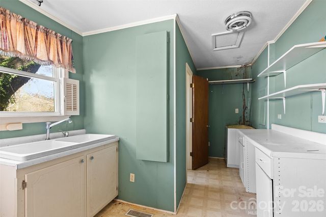 2389 Bethune Road, Bethune, SC 29009