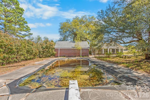 2389 Bethune Road, Bethune, SC 29009