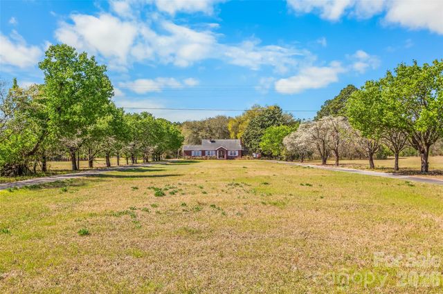2389 Bethune Road, Bethune, SC 29009