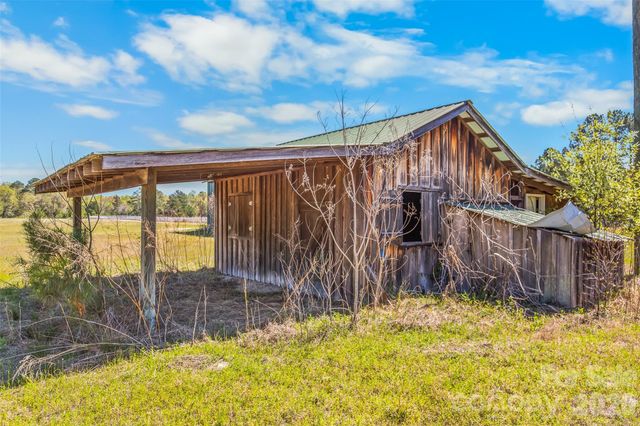 2389 Bethune Road, Bethune, SC 29009