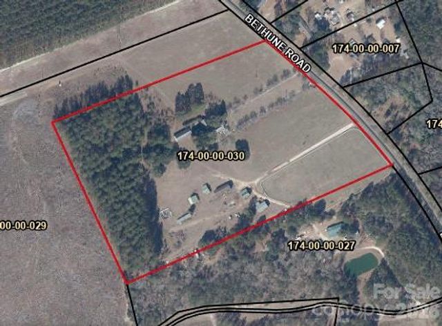 2389 Bethune Road, Bethune, SC 29009