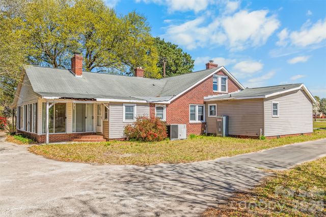 2389 Bethune Road, Bethune, SC 29009