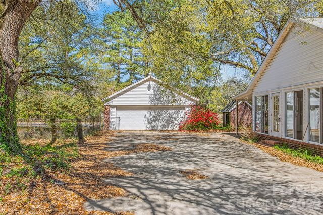 2389 Bethune Road, Bethune, SC 29009