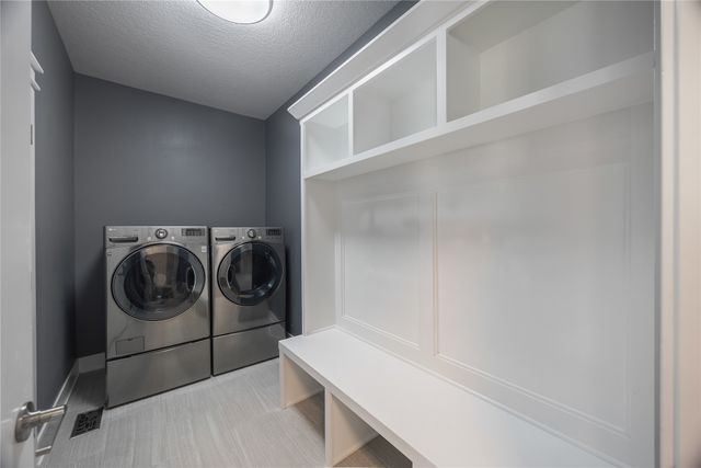 6542 NE 9th Court, Des Moines, IA 50313