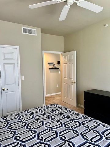 2400 Mccue Road 356, Houston, TX 77056