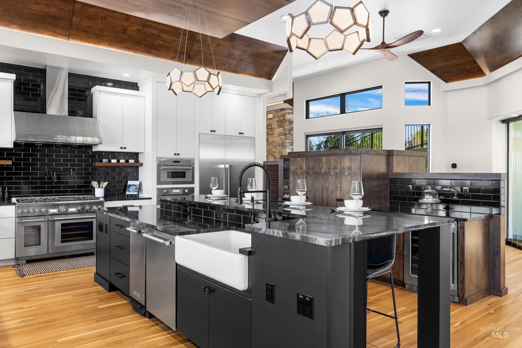 146 W Skylark Drive, Boise, ID 83702 photo 10