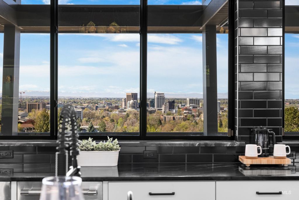 146 W Skylark Drive, Boise, ID 83702 photo 9