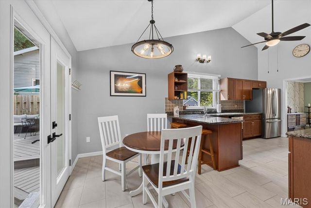 632 Amberwood Lane, Ballwin, MO 63021