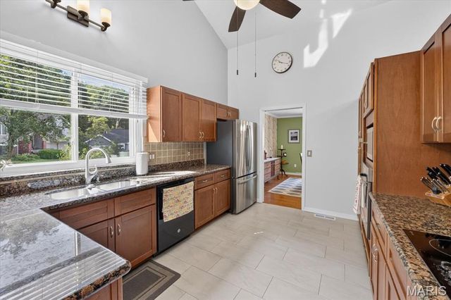 632 Amberwood Lane, Ballwin, MO 63021