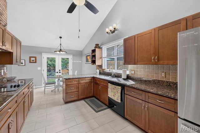 632 Amberwood Lane, Ballwin, MO 63021