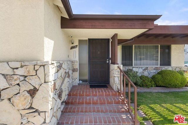 5374 S Centinela Avenue, Los Angeles, CA 90066