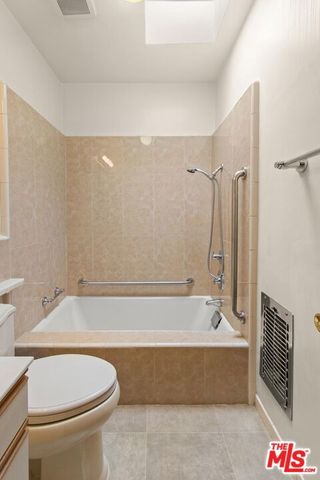 5374 S Centinela Avenue, Los Angeles, CA 90066